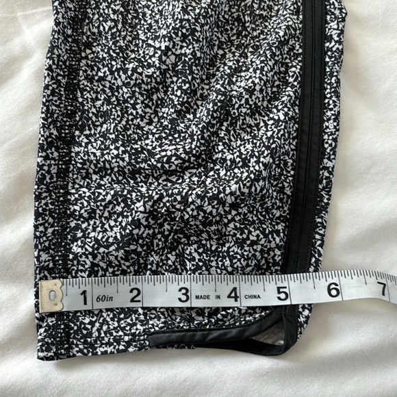 Lululemon &go On The Go Jogger Pant Black and White Size 6 - Picture 15 of 16